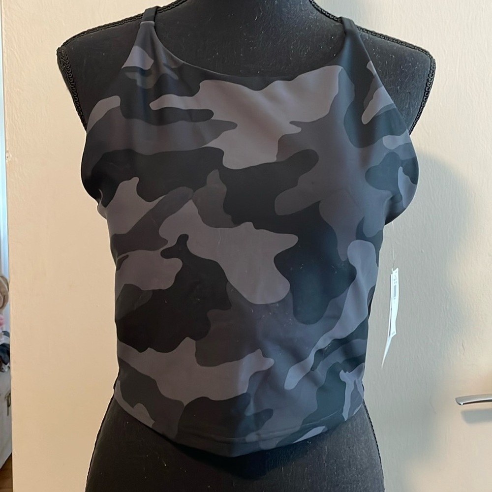 Old Navy Powersoft Longline Sports Bra. Camouflage. (New With Tags).